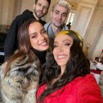 Dominika Mirgová Instagram - Môj “šukar gili” 🎥 team ❤️‍🔥 talentovaní a kreatívni ľudia 👏🏼 každý jeden z týchto ľudí odviedol skvelú prácu na natáčaní videoklipu, preto obrovská VĎAKA za to, čo sme spolu dokázali vytvoriť 🙏🏼 videoklip dosiahol za 6 dní krásnych 423k views a stále sa drží na 1 mieste 🥹 #vďačná Kaštieľ Voderady