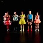Dominique Devenport Instagram - FRIVOLE LIEDER - Ein musikalischer Rausch @volkstheaterrostock Grosses Dankeschön für die heiteren Proben, eventuelles oversharing und die fetzige interne Vorstellung - jetzt hoffen wir alle auf eine baldige offizielle Premiere ♡ @da_pfluger @klaraeham @felix_thewanger @fannyholzer @yungvoit @arne_bloch Bastian Inglin John R. Carlson 📸: @mircomirzow