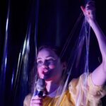 Dominique Devenport Instagram - FRIVOLE LIEDER - Ein musikalischer Rausch @volkstheaterrostock Grosses Dankeschön für die heiteren Proben, eventuelles oversharing und die fetzige interne Vorstellung - jetzt hoffen wir alle auf eine baldige offizielle Premiere ♡ @da_pfluger @klaraeham @felix_thewanger @fannyholzer @yungvoit @arne_bloch Bastian Inglin John R. Carlson 📸: @mircomirzow