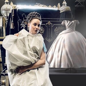 Dominique Devenport Instagram - WERBUNG

Ein kaiserliches Kleid zu sich nach Hause nehmen?

Ja!

Sisis Kleider gibt es jetzt als NFTs!

Die limitierten 3D Kunstwerke sind mit viel Liebe zum Detail gestaltet. Zusätzlich zum NFT erhält man exklusiven Zugang zum digitalen Setbesuch bei @sisi.rtl 
Gerne reinschauen!

und welches Kleid nimmst du mit?
Die Sisi NFT-Kollektion von @rtlplus 
👉Link in Bio

@sisi.rtl 
@rtlplus