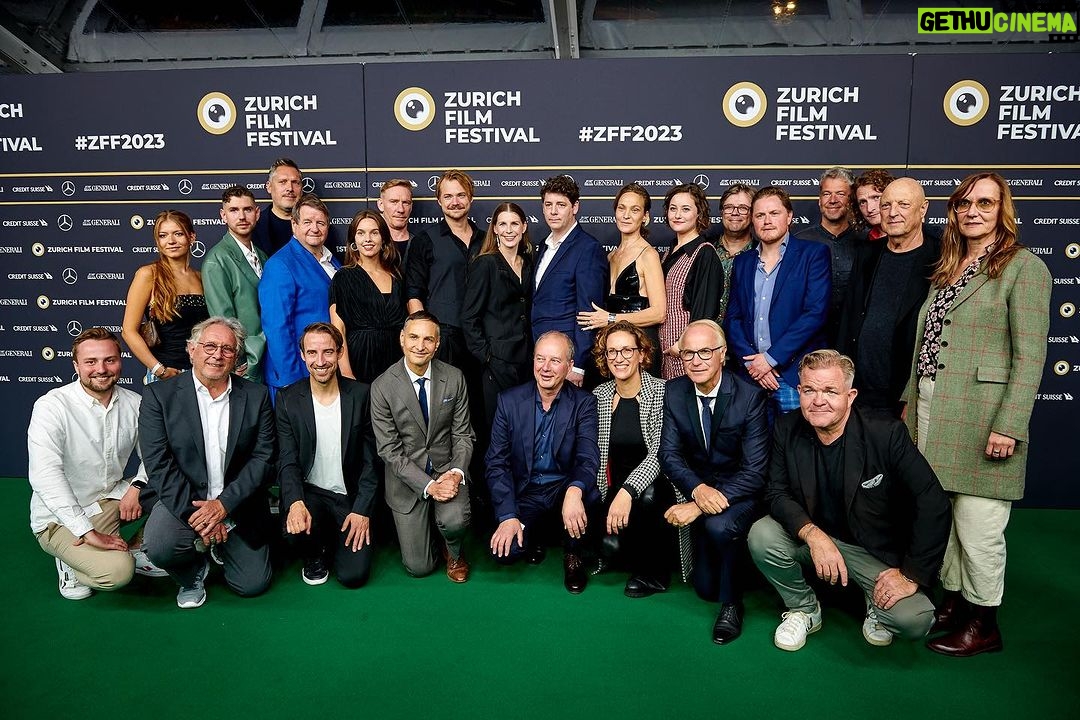 Dominique Devenport Instagram - #DAVOS1917 On friday we celebrated the world premiere of our new series DAVOS 1917 at @zurichfilmfestival ⭐️ ✨Thank you again to the wonderful team behind this project✨ ✨ @janericmack ✨ @ancamirunaaa ✨ #christiantheede ✨ #adrianillien ✨ @penner.julia ✨ #thomashess ✨ #jeanettehain ✨ #davidkross ✨ #hanspetermüllerdrossaart ✨ @schinzanna ✨ @svenschelker ✨ @corneliusobonya ✨ @sunnyi_melles ✨ @amelieluisehug ✨ @5schilling ✨ .. and so many more✨ ✨also thank you to @contrastfilm.ch @studio.hamburg.produktion @srfschweizerradioundfernsehen @ard_degeto #letterboxfilmproduktion @amaliafilm_gmbh ✨ and of course to #emrahertemcasting @revolvecasting Zurich Film Festival