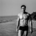 Donavon Warren Instagram - Thanks for a great shoot @ParadoxMagazines ! It might look sexy but I actually forgot my attire... those aren’t swim trunks. Luckily @Hanes saved the day! 📷: @ericclarkphotography #hollywoodmagic #hanesonme #mensfashion Paradise Cove Beach - Malibu