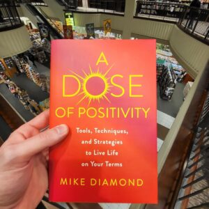Donavon Warren Instagram - If you are looking for some motivation and tips to rock the world...check out this phenomenal book "A Dose of Positivity" from @themike_diamond

#newbooks #motivationalbooks #adoseofpositivity