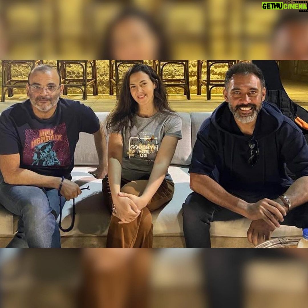 Donia Samir Ghanem - 207.2K Likes - شكرا مهندس الصوت احمد جمال
البش مهندس جيمي
شكرا مهندس صوت الاغاني الجامد خالد سند اللي تعب معانا جدا السنة دي و السنة اللي فاتت بسبب ضيق الوقت دايما بس حقيقي عملت شغل جامد جدا
شكرا الشاطر اوي اوي مصمم الاستعراضات ال creative
هادي عواضة
شكرا للمحترم طارق علوش علي الميكساج
شكرا لكل فريق الانتاج
شكرا Final Media و محمد صالح علام Digital & Social Media
شكرا فاطمه بهجت الشاطره اوي makeup artist اللي بجد مجتهدة جدا و عايزة تطلع كل لوك أحلي من اللي قبله
شكرا ماكير العمل إيهاب محروس
شكرا هيثم دهب وهشام دهب عشرة السنين و يا رب دايما نكمل مشوار النجاحات مع بعض
شكرا كل فريق الاخراج الجامد شكري الحكيم وعبد المجيد وحسين البيه و رجل المهام الصعبة شريف المليجي
شكرا للجامد اوي اوي، الشاطر، المبدع عمرو عاكف post production علي الجرافيكس و المونتاج و التلوين اللي رفع راسنا
شكرا لمخرج العمل اسلام خيري اللي تعب جدا في العمل ده
شكراً لكل طاقم العمل ولكل فرد شارك ف النجاح الكبير ده الحمد لله
شكرا علي حبكم و خوفكم عليا اللي انا كنت حاساه في كل لحظة وانا بشتغل
و شكرا للجمهور العظيم اللي بعد كل عمل بيثبتلي إن ليا أهل في كل بيت الحمد لله 🙏🙏 و بيخليني أعمل أقصي ما عندي عشان اكون عند حسن ظنكم
شكرا ل جوزي و حبيبي رامي رضوان اللي دايما بيدعمني و بيفرح لنجاحي
و أخيرا بقي شكرا لروح قلبي و حياتي نجمتي الصغننة كايلا اللي نورتني و أبهرتني أنا شخصيا ما شاء الله
ربنا يحفظك يا قلبي و يكتبلك الخير و السعادة انت و كل أطفالنا و يا رب مستقبلكم يكون منور و حظكم أحسن مننا يا رب
كل سنة وانتم طيبين❤️❤️
