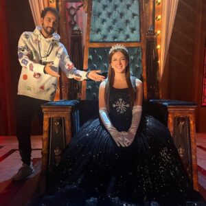 Donia Samir Ghanem Instagram - شكرا مهندس الصوت احمد جمال
البش مهندس جيمي 

شكرا مهندس صوت الاغاني الجامد خالد سند اللي تعب معانا جدا السنة دي و السنة اللي فاتت بسبب ضيق الوقت دايما بس حقيقي  عملت شغل جامد جدا 

شكرا الشاطر اوي اوي مصمم الاستعراضات ال creative 
هادي عواضة 

شكرا للمحترم طارق علوش علي الميكساج

شكرا لكل فريق الانتاج 

شكرا Final Media و محمد صالح علام Digital & Social Media 

شكرا فاطمه بهجت الشاطره اوي makeup artist اللي بجد مجتهدة جدا و عايزة تطلع كل لوك أحلي من اللي قبله

شكرا ماكير العمل إيهاب محروس 

شكرا هيثم دهب وهشام دهب عشرة السنين و يا رب دايما نكمل مشوار النجاحات مع بعض 

شكرا كل فريق الاخراج الجامد شكري الحكيم وعبد المجيد وحسين البيه و  رجل المهام الصعبة  شريف  المليجي 

شكرا للجامد اوي اوي، الشاطر، المبدع عمرو عاكف post production  علي الجرافيكس و المونتاج و التلوين اللي رفع راسنا 

شكرا لمخرج العمل اسلام خيري اللي تعب جدا في العمل ده 

شكراً لكل طاقم العمل ولكل فرد شارك ف النجاح الكبير ده الحمد لله 
شكرا علي حبكم و خوفكم عليا اللي انا كنت حاساه في كل لحظة وانا بشتغل 
و شكرا للجمهور العظيم اللي بعد كل عمل بيثبتلي إن ليا أهل في كل بيت الحمد لله 🙏🙏 و بيخليني أعمل أقصي ما عندي عشان اكون عند حسن ظنكم 

شكرا ل جوزي و حبيبي رامي رضوان اللي دايما بيدعمني و بيفرح لنجاحي 

و أخيرا بقي شكرا لروح قلبي و حياتي نجمتي الصغننة كايلا اللي نورتني و أبهرتني أنا شخصيا ما شاء الله 
ربنا يحفظك يا قلبي و يكتبلك الخير و السعادة انت و كل أطفالنا و يا رب مستقبلكم يكون منور و حظكم أحسن مننا يا رب 
كل سنة وانتم طيبين❤️❤️