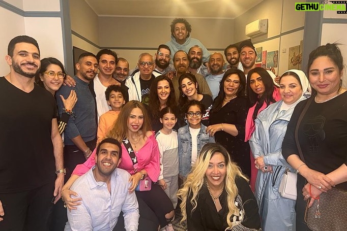 Donia Samir Ghanem Instagram - مشروع كبير تعبنا فيه جداً عشان نقدر نعمل حاجة تسعدكم #جت_سليمة شكراً للمنتج محمد أحمد السبكي الشاطر جداااااااا اللي مش بيسيب ولا تفصيلة صغيرة غير لما يكون مطمن انها متنفذة علي أكمل وجه شكرا علي مجهودك الكبير و اهتمامك شكراً المنتج الكبير "الأب" أحمد السبكي اللي بيحب الفن حب غير عادي و نفسه دايما انه يقدم أعمال تعجب الناس شكرا ل كريم و خالد السبكي ربنا يخليكوا لبعض 🙏 شكرا محمد سلام اللي فعلا بستمتع وانا بمثل معاه لإن تمثيله و إفيهاته و إحساسه out of the box و أعتقد بيبان عليا كل مرة بنشتغل مع بعض شكرا استاذ خالد الصاوي الجامد أكتر ممثل عنده ضمير في الدنيا و تفاني في العمل غير طبيعي انا فعلا بتفرج عليك و بتعلم و بسرح في أدائك العبقري اللي فيه الجد ممزوج بالهزار بدرجة مظبوطة جدا شكرا أ/ سامي مغاوري الفنان القدير السهل الممتنع اللي وجوده بيضيف إضافة غير طبيعية ربنا يديك الصحة شكرا استاذة هالة فاخر الراقية، قدمت شخصية بإبهار شديد و بتميز ، كل مشهد ليكي بيحسسني بسعادة ك مشاهدة من قبل حتي ما تتكلمي شكرا محمد ثروت،، انت عملت الشخصية بطريقة جديدة و بخفة دم فظيعة كالعادة شكرا للقديرة المتمكنة جدا جدا جدا سلوي خطاب، نورتينا و وصلتي رسالة عظيمة من خلال إتقانك لشخصيتك و استحملتي الميك اب الصعب ده لعدد ساعات طويل جدا في سبيل انك تعملي الشخصية كويس شكرا للقديرة سلوي محمد علي أدائك ل أم العريف غير متوقع و مش كليشيه تماما، أول مرة أحس ان الساحرة او ال witch قريبة مننا كده و انسانة عادية لكن عندها قدرات و شر و في نفس الوقت هزار حقيقي أمتعتينا شكرا للجميلة رحاب الجمل كنتي لذيذة جدا بجد و انا سعيدة اوي اني اشتغلت معاكي لإني من معجبينك شكرا مايان السيد الموهوبه جدا البسكوتة المجتهدة اللي تدخل القلب في سواني، عندك قبول فظيع ما شاء الله و ذكاء في التمثيل بيخليكي مميزة جدا و انا شخصيًا حبيتك أكتر لما اشتغلت معاكي ربنا يوفقك يا حبيبتي شكرا للحلوين كيمز وصلاح الدالي انتوا فعلا أثبتوا ان الكوميديان ممكن يثبت نفسه في أي مشهد حتي لو مساحة الدور أقل من قدراته شكرا الطفل ادم النحاس "عمر" انت بجد ما شاء الله موهوب اوي و فنان اوي و صوتك حلو اوي اوي اوي ما شاء الله والطفل ادم نور "رعد" انت شاطر اوي و أقنعتني أوي في الأول و بعد ما اتغيرت كمان برافو عليك شكرا للفنان الكبير اللي انا بعشقه و ماقدرش اكون في عمل هو مش فيه بيومي فؤاد انت أضافتلنا الكوميديا بتاعتك اللي ماحدش بيعرف يعملها غيرك.. عملتلنا نعنشة في المسلسل من فضلكوا تابعوا البوست التاني