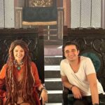 Donia Samir Ghanem Instagram - مشروع كبير تعبنا فيه جداً عشان نقدر نعمل حاجة تسعدكم #جت_سليمة شكراً للمنتج محمد أحمد السبكي الشاطر جداااااااا اللي مش بيسيب ولا تفصيلة صغيرة غير لما يكون مطمن انها متنفذة علي أكمل وجه شكرا علي مجهودك الكبير و اهتمامك شكراً المنتج الكبير "الأب" أحمد السبكي اللي بيحب الفن حب غير عادي و نفسه دايما انه يقدم أعمال تعجب الناس شكرا ل كريم و خالد السبكي ربنا يخليكوا لبعض 🙏 شكرا محمد سلام اللي فعلا بستمتع وانا بمثل معاه لإن تمثيله و إفيهاته و إحساسه out of the box و أعتقد بيبان عليا كل مرة بنشتغل مع بعض شكرا استاذ خالد الصاوي الجامد أكتر ممثل عنده ضمير في الدنيا و تفاني في العمل غير طبيعي انا فعلا بتفرج عليك و بتعلم و بسرح في أدائك العبقري اللي فيه الجد ممزوج بالهزار بدرجة مظبوطة جدا شكرا أ/ سامي مغاوري الفنان القدير السهل الممتنع اللي وجوده بيضيف إضافة غير طبيعية ربنا يديك الصحة شكرا استاذة هالة فاخر الراقية، قدمت شخصية بإبهار شديد و بتميز ، كل مشهد ليكي بيحسسني بسعادة ك مشاهدة من قبل حتي ما تتكلمي شكرا محمد ثروت،، انت عملت الشخصية بطريقة جديدة و بخفة دم فظيعة كالعادة شكرا للقديرة المتمكنة جدا جدا جدا سلوي خطاب، نورتينا و وصلتي رسالة عظيمة من خلال إتقانك لشخصيتك و استحملتي الميك اب الصعب ده لعدد ساعات طويل جدا في سبيل انك تعملي الشخصية كويس شكرا للقديرة سلوي محمد علي أدائك ل أم العريف غير متوقع و مش كليشيه تماما، أول مرة أحس ان الساحرة او ال witch قريبة مننا كده و انسانة عادية لكن عندها قدرات و شر و في نفس الوقت هزار حقيقي أمتعتينا شكرا للجميلة رحاب الجمل كنتي لذيذة جدا بجد و انا سعيدة اوي اني اشتغلت معاكي لإني من معجبينك شكرا مايان السيد الموهوبه جدا البسكوتة المجتهدة اللي تدخل القلب في سواني، عندك قبول فظيع ما شاء الله و ذكاء في التمثيل بيخليكي مميزة جدا و انا شخصيًا حبيتك أكتر لما اشتغلت معاكي ربنا يوفقك يا حبيبتي شكرا للحلوين كيمز وصلاح الدالي انتوا فعلا أثبتوا ان الكوميديان ممكن يثبت نفسه في أي مشهد حتي لو مساحة الدور أقل من قدراته شكرا الطفل ادم النحاس "عمر" انت بجد ما شاء الله موهوب اوي و فنان اوي و صوتك حلو اوي اوي اوي ما شاء الله والطفل ادم نور "رعد" انت شاطر اوي و أقنعتني أوي في الأول و بعد ما اتغيرت كمان برافو عليك شكرا للفنان الكبير اللي انا بعشقه و ماقدرش اكون في عمل هو مش فيه بيومي فؤاد انت أضافتلنا الكوميديا بتاعتك اللي ماحدش بيعرف يعملها غيرك.. عملتلنا نعنشة في المسلسل من فضلكوا تابعوا البوست التاني