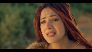 Donia Samir Ghanem Instagram - ‎اغنية #مش_محتاجة_حد من مسلسل #جت_سليمة 
‎( الأغنية كاملة على يوتيوب 🎥 🎶)

‎إنتاج : محمد أحمد السبكي 
‎كلمات : أيمن بهجت قمر 
‎ألحان : عمرو مصطفى 
‎توزيع : النابلسي
