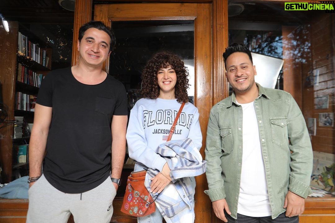 Donia Samir Ghanem Instagram - شكراً لكل النجوم اللي نورونا وشرفونا في الحلقة الأولى من مسلسل #جت_سليمة عم #صلاح_عبدالله ❤️❤️ النجم #كريم_عفيفي ❤️❤️ النجوم #سلوى_عثمان و #فتوح_احمد ❤️❤️