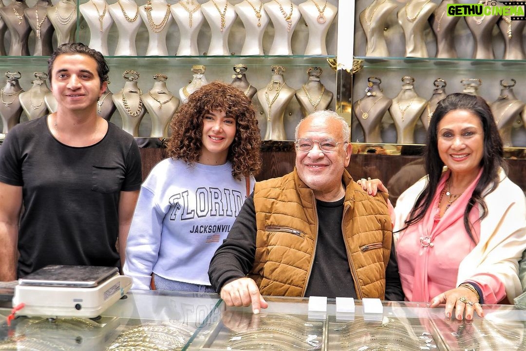 Donia Samir Ghanem Instagram - شكراً لكل النجوم اللي نورونا وشرفونا في الحلقة الأولى من مسلسل #جت_سليمة عم #صلاح_عبدالله ❤️❤️ النجم #كريم_عفيفي ❤️❤️ النجوم #سلوى_عثمان و #فتوح_احمد ❤️❤️