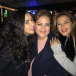 Donia Samir Ghanem Instagram - أعظم و أحن و أطيب أم في الدنيا، كل سنة وانت طيبة و بإذن الله في الجنة يا رب.. أنا بسمع صوت دعاكي و نصايحك طول الوقت .. انت في قلوبنا كلنا ربنا يرحمك و يسعدك و يا رب تكونوا متهنيين انت و بابي.. اللهم اجعلهم آمنين مطمئنين في نور من نورك يا رب #دلال_عبدالعزيز