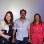 Donia Samir Ghanem Instagram - من أجمل الصور اللي فيها ابداع من الفانز "أهلي" انا امبارح قبل نزول الفيلم رحت أزورهم لإني اتعودت يكونوا معايا قبل كل عمل ينزل لي و حسيت او يمكن اتخيلت اني بسمع دعائهم ليا و الصورة دي مش حقيقية للأسف لكن احساسها كان حقيقي جدا .. هم معايا في كل لحظة و بتمني من ربنا انهم يكونوا سعداء و مكرمين في مكانهم في الجنة بإذن الله زي ما أسعدونا علي مدار حياتهم و وقفوا جنبي في كل خطوة.. ربنا يرحمكم يا حبايبي و يسعدكم و يقدرني أكمل مشواركم العظيم ان شاء الله