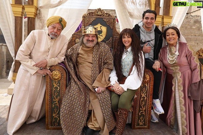 Donia Samir Ghanem Instagram - مشروع كبير تعبنا فيه جداً عشان نقدر نعمل حاجة تسعدكم #جت_سليمة شكراً للمنتج محمد أحمد السبكي الشاطر جداااااااا اللي مش بيسيب ولا تفصيلة صغيرة غير لما يكون مطمن انها متنفذة علي أكمل وجه شكرا علي مجهودك الكبير و اهتمامك شكراً المنتج الكبير "الأب" أحمد السبكي اللي بيحب الفن حب غير عادي و نفسه دايما انه يقدم أعمال تعجب الناس شكرا ل كريم و خالد السبكي ربنا يخليكوا لبعض 🙏 شكرا محمد سلام اللي فعلا بستمتع وانا بمثل معاه لإن تمثيله و إفيهاته و إحساسه out of the box و أعتقد بيبان عليا كل مرة بنشتغل مع بعض شكرا استاذ خالد الصاوي الجامد أكتر ممثل عنده ضمير في الدنيا و تفاني في العمل غير طبيعي انا فعلا بتفرج عليك و بتعلم و بسرح في أدائك العبقري اللي فيه الجد ممزوج بالهزار بدرجة مظبوطة جدا شكرا أ/ سامي مغاوري الفنان القدير السهل الممتنع اللي وجوده بيضيف إضافة غير طبيعية ربنا يديك الصحة شكرا استاذة هالة فاخر الراقية، قدمت شخصية بإبهار شديد و بتميز ، كل مشهد ليكي بيحسسني بسعادة ك مشاهدة من قبل حتي ما تتكلمي شكرا محمد ثروت،، انت عملت الشخصية بطريقة جديدة و بخفة دم فظيعة كالعادة شكرا للقديرة المتمكنة جدا جدا جدا سلوي خطاب، نورتينا و وصلتي رسالة عظيمة من خلال إتقانك لشخصيتك و استحملتي الميك اب الصعب ده لعدد ساعات طويل جدا في سبيل انك تعملي الشخصية كويس شكرا للقديرة سلوي محمد علي أدائك ل أم العريف غير متوقع و مش كليشيه تماما، أول مرة أحس ان الساحرة او ال witch قريبة مننا كده و انسانة عادية لكن عندها قدرات و شر و في نفس الوقت هزار حقيقي أمتعتينا شكرا للجميلة رحاب الجمل كنتي لذيذة جدا بجد و انا سعيدة اوي اني اشتغلت معاكي لإني من معجبينك شكرا مايان السيد الموهوبه جدا البسكوتة المجتهدة اللي تدخل القلب في سواني، عندك قبول فظيع ما شاء الله و ذكاء في التمثيل بيخليكي مميزة جدا و انا شخصيًا حبيتك أكتر لما اشتغلت معاكي ربنا يوفقك يا حبيبتي شكرا للحلوين كيمز وصلاح الدالي انتوا فعلا أثبتوا ان الكوميديان ممكن يثبت نفسه في أي مشهد حتي لو مساحة الدور أقل من قدراته شكرا الطفل ادم النحاس "عمر" انت بجد ما شاء الله موهوب اوي و فنان اوي و صوتك حلو اوي اوي اوي ما شاء الله والطفل ادم نور "رعد" انت شاطر اوي و أقنعتني أوي في الأول و بعد ما اتغيرت كمان برافو عليك شكرا للفنان الكبير اللي انا بعشقه و ماقدرش اكون في عمل هو مش فيه بيومي فؤاد انت أضافتلنا الكوميديا بتاعتك اللي ماحدش بيعرف يعملها غيرك.. عملتلنا نعنشة في المسلسل من فضلكوا تابعوا البوست التاني
