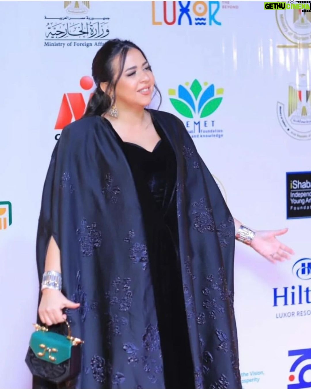 Donia Samir Ghanem Instagram - أجمل نجمة و أخف دم بنت في الدنيا.. ألف مبروك التكريم من مهرجان الأقصر و ألف مبروك لأخويا النجم حسن الرداد.. ربنا يحفظكم و يحرسكم و ينجحكم دايما يا رب ❤️❤️❤️ my princess @amysamirghanem @hassanelraddad