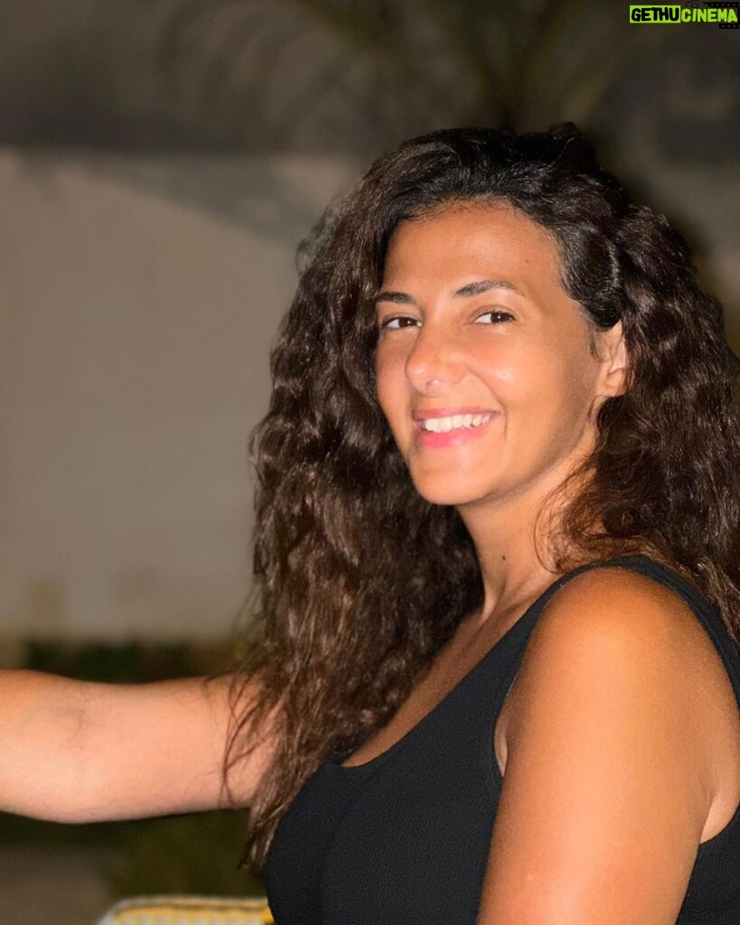 Donia Samir Ghanem Instagram - A good tan is the best accessory 🤩