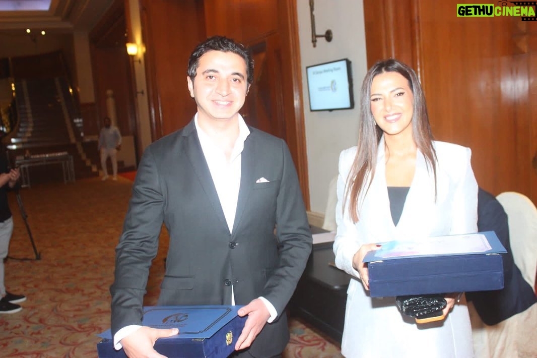 Donia Samir Ghanem Instagram - تشرفت بتكريمي من المجلس القومي للمرأة @ncwegypt عن مسلسل #جت_سليمه شكرا جدا للدكتورة #مايا_مرسي علي اهتمامك و تشجيعك و شكرا لفريق عمل جت سليمة علي مجهودكم و إخلاصكم 🙏 Thanx for glamming me up Make up @fatmabahgat Hairdresser @heshamdahab8