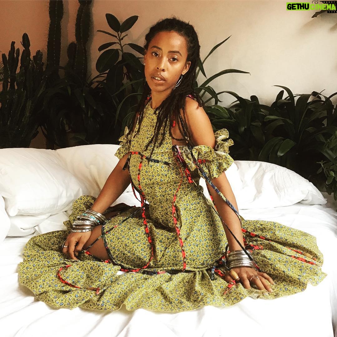 Donisha Rita Claire Prendergast - 2.4K Likes - Reminder to Self. Be Love. It is a fertile seed that will bear a beautiful tomorrow, even in the places where they said nothing could grow. There is defiance in grace, a virtue learnt over time. Invest it wisely. #iamdonisha #iexisteverywhere #belove #buildcomeunity
Photographed by @goodgyaljj for @broccoli_mag Spring edition
Stylist @narimanj Makeup @elizafaulkner