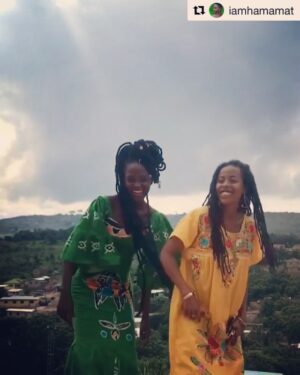Donisha Rita Claire Prendergast Instagram - Reminder to self: Not every Revolution can be fought with weapons. Let us continue to create in ways that will activate, inspire and empower each other with a positive Love vibration. Defy time, space and distance ... reclaim our sense of comeunity. The healing of all nations will take the efforts of all generations. Do it together. #onevoice. ‘How good and how pleasant it would be, before Jah and man, to see the unification of all Africans. 
As it’s been said already, now let it be done.’ 🙏🏾🌏Bridge the gap🖤  #Africaunite #Humanityovervanity #Eachoneteachone #Sistarstrength #buildcomeunity #Africandiaspora #Justdoit
Vibes with my Sister @iamhamamat #wewillrizetogether