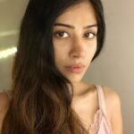 Donna Munshi Instagram - No edit or filters because laziness shall always precede 🙌🏼 and yes, there’s makeup on…. didn’t wake up looking like this 🥸