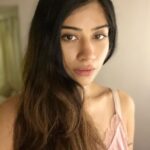 Donna Munshi Instagram - No edit or filters because laziness shall always precede 🙌🏼 and yes, there’s makeup on…. didn’t wake up looking like this 🥸