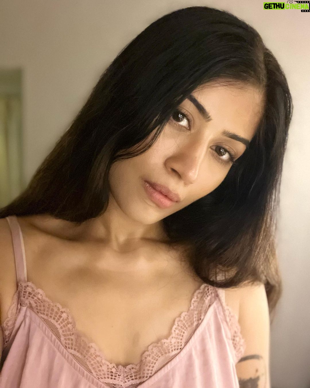 Donna Munshi Instagram - No edit or filters because laziness shall always precede šš¼ and yes, thereās makeup onā¦. didnāt wake up looking like this š„ø