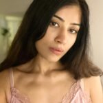 Donna Munshi Instagram - No edit or filters because laziness shall always precede 🙌🏼 and yes, there’s makeup on…. didn’t wake up looking like this 🥸