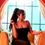 Donna Munshi Instagram - Who knew ponytails could be such a quick and easy accessory to wear? 🥹 Paula’s Periwig Place Designer Periwigs and Hair extensions in vibrant colours that give you a whole new way to express your vibe. All of our intricately designed products are hand woven and made from ethically sourced, 💯% natural hair of the finest quality. #hairtransformation #hairtrends #humanhair #extensions #hairdo #remyhairextensions #wigs #indianhair #weavesart #photooftheday #wig #life #wigstyle #hairoftheday #volumehairextensions #hairislife #wigforsale #customwigs #wigmaker #wigsupplier #humanhairwigs #wigstyling #wigslay #lovehair #hairmakeover #wigshop #hairmagic #hairtrends #hairartist