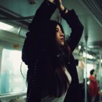 Donna Munshi Instagram - These endless conversations….. Do you have them?….with yourself….do you? 📸: @lensationnnnn