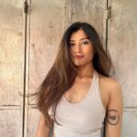 Donna Munshi Instagram – And the laziness continues with some no edit, no filter pictures because you know……summer…and all that jazz 🐳

📸: @rohan._dsouza 

#nofilter #noedit #portrait #naturallight #portraitshoot #bandra