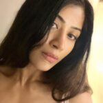 Donna Munshi Instagram - No edit or filters because laziness shall always precede 🙌🏼 and yes, there’s makeup on…. didn’t wake up looking like this 🥸