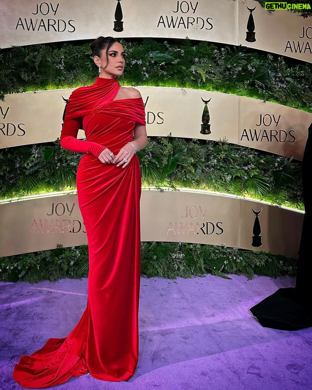 Dorra Instagram - ♥️ Thank you @joyawards.official #saudiarabia for having me, @turkialalshik And @antoinekarehcouture @mouawad @massimo.guala @monagamalofficial @charlottetilbury for my look 🌹 📸 @soma_photography19 Riyadh, Saudi Arabia