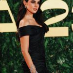 Dorra Instagram - From the #redseainternationalfilmfestival Closing Ceremony أسعدني فوز الفيلم الفلسطيني الرائع "الأستاذ " بجائزة لجنة التحكيم الخاصة وجائزة أفضل ممثل للممثل الفلسطيني صالح البكري 🇵🇸 فلسطين دائما في القلب Thank you @redseafilm and @moalturki for having me Jeddah, Saudi Arabia