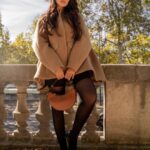 Dorra Instagram - Un matin d’automne 🍂 ensoleillé ☀️ Wearing @prada #totallook #Prada #PradaArque #pradaarquebag Jardin Des Tuileries Paris