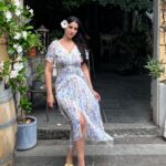 Dorra Instagram - Life is too short to spend it in negativity.. Try to enjoy little things in life.. #photodump #lakecomo #promenade 🌸 Lago di Como,Italia