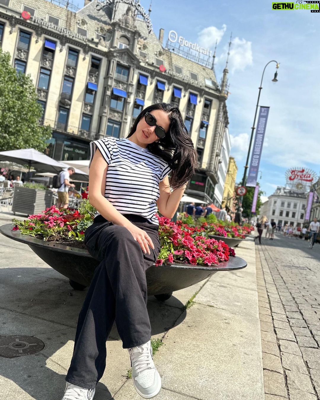 Dorra Instagram - It’s the summer☀️ in the beautiful Oslo 🌹 #Norway #justme #simplestyle Oslo, Norway