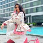 Dorra Instagram - 🍀💦🥥 #FendiSummer #DorraZarrouk @fendi #zodiacprint @mrkimjones @silviaventurinifendi @delfinadelettrez @youmnamoustafa Marriott Marquis Bangkok Queen's Park