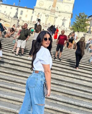 Dorra Instagram - Appreciate the little things in life 🫶

Different perspective of Italy #tuscany #roma #milano