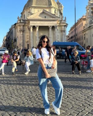 Dorra Instagram - Appreciate the little things in life 🫶

Different perspective of Italy #tuscany #roma #milano