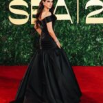 Dorra Instagram – From the #redseainternationalfilmfestival Closing Ceremony أسعدني فوز الفيلم الفلسطيني الرائع “الأستاذ ” بجائزة لجنة التحكيم الخاصة وجائزة أفضل ممثل للممثل الفلسطيني صالح البكري 🇵🇸
فلسطين دائما في القلب 
Thank you @redseafilm and @moalturki for having me Jeddah, Saudi Arabia