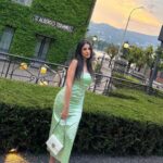 Dorra Instagram - Life is too short to spend it in negativity.. Try to enjoy little things in life.. #photodump #lakecomo #promenade 🌸 Lago di Como,Italia