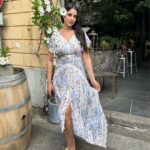Dorra Instagram - Life is too short to spend it in negativity.. Try to enjoy little things in life.. #photodump #lakecomo #promenade 🌸 Lago di Como,Italia