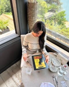 Dorra Instagram - Ciao 🌊🏡🐈‍⬛ Lake Como, Italy