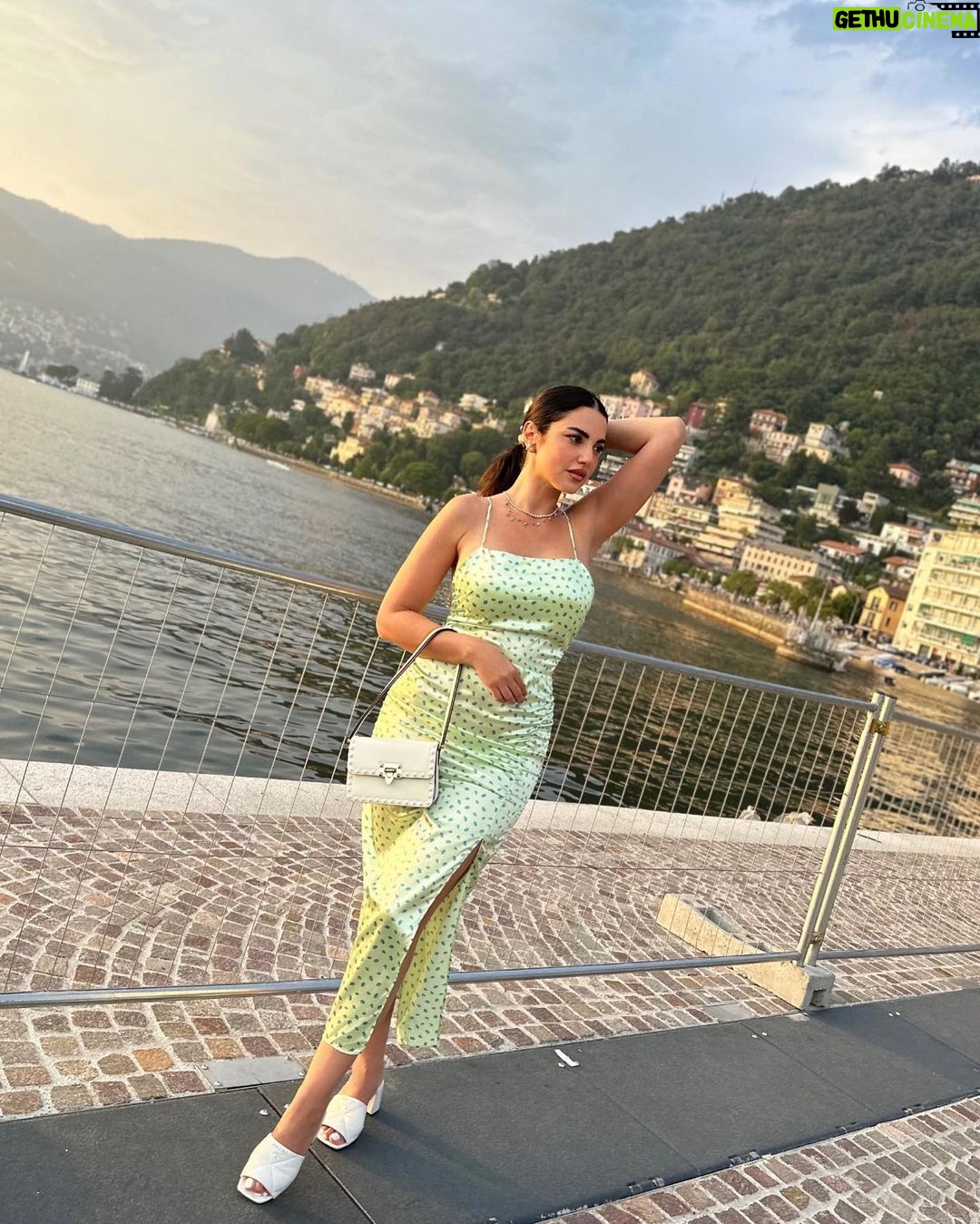 Dorra Instagram - Como before sunset 🌅 Lago di Como,Italia