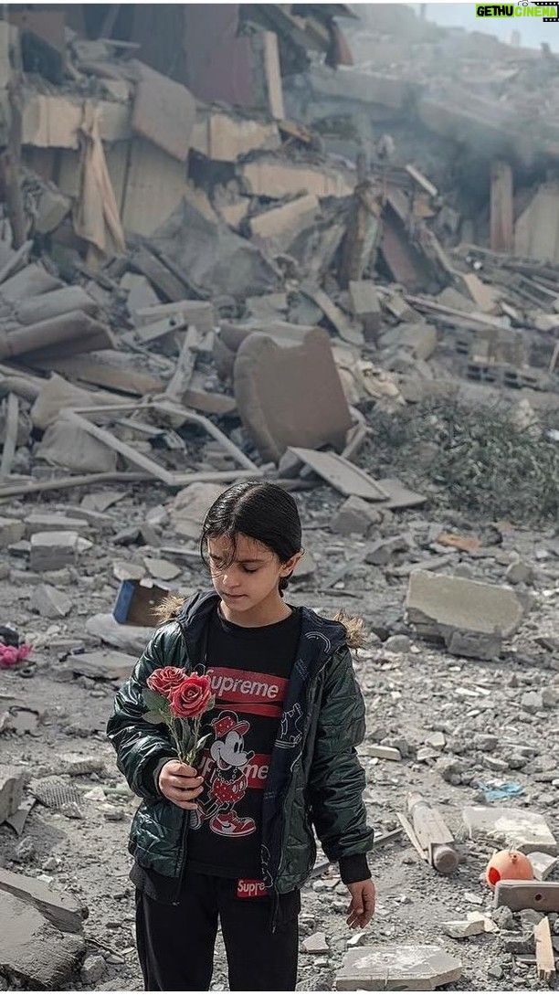 Dorra Instagram - لن ننسى.. سنظل نطالب بوقف العدوان على أهلنا في غزة وشعب فلسطين ..سنظل ندعم الحق والإنسانية ضد الطغيان.. السلام والحرية ضد الحرب والحصار والدمار والموت.. حتى لا تموت الانسانية فينا لاننا نتألم من عجزنا أمام آلامهم ولاننا صوتهم حين يسكتهم العالم وبصيص أمل في الظلام.. #ceasefire #gazaunderattack #palestine #humanity #Israel #israelterrorist #genocide #freepalestine We will never forget the dehumanisation, the genocide and ethnic cleansing of the Palestinians We will never forget the brave people of Gaza, the beautiful innocent Palestinian children suffering. And we will never forget when humanity failed .. 🙏 Jamal Soliman @youssra @rihamabdelghafour @saidelmarouk @ahmedzaherofficial1 @dinaelsherbinyy @yasminraeis @basmaofficial_ @hanashiha @carmenbsaibes @rakeensaad @lojain_omran @mustafa_agha1 @nourelnabawy @tamerhagras @mayanelsayed @drmajdnaji @salwa_moh_aly @ola.roshdy @drmohammednaji @blacktheama @mona.ahmed.zaherr @maryumi @motaz_azaiza @tahadesouky Video by @dorra_zarrouk @brandstampmedia اللّهم بردا و سلاما على أهل غزة، احميهم واحفظهم يا رب 🤲 Don’t stay silent..