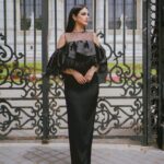 Dorra Instagram – Style is always in fashion..

Attending @ramialaliofficial Couture Show #coutureweek #parisfashionweek wearing one of his designs 🖤 Paris, France