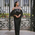 Dorra Instagram - Style is always in fashion.. Attending @ramialaliofficial Couture Show #coutureweek #parisfashionweek wearing one of his designs 🖤 Paris, France
