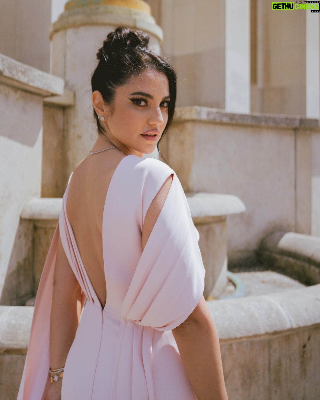 Dorra Instagram - 🌸 Attending @georgeshobeika #CoutureShow during #ParisFashionWeek #ParisCoutureFashionWeek #pfw #coutureweek #Dorra #DorraZarrouk Dress @georgeshobeika Stylist @youmnamoustafa Makeup @ismaelblancomakeup Hairstylist @rafilotoma 📸 @anumphotography Palais de Chaillot - Paris