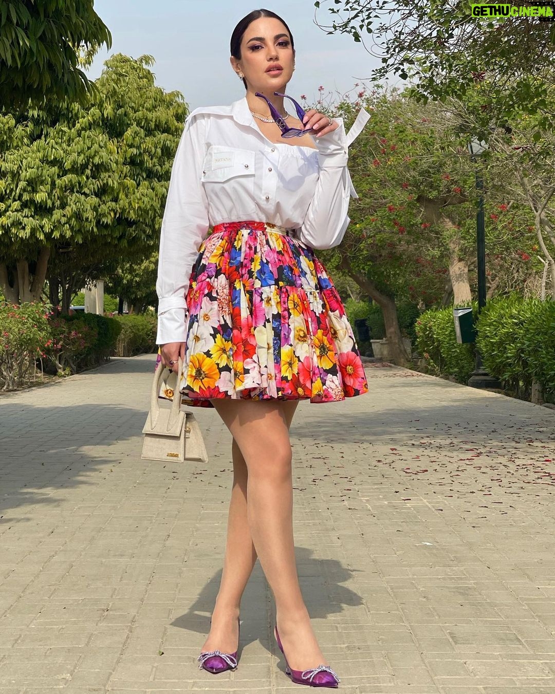 Dorra Instagram - 🌸 الحب الواضح في الصمت قبل التبرير