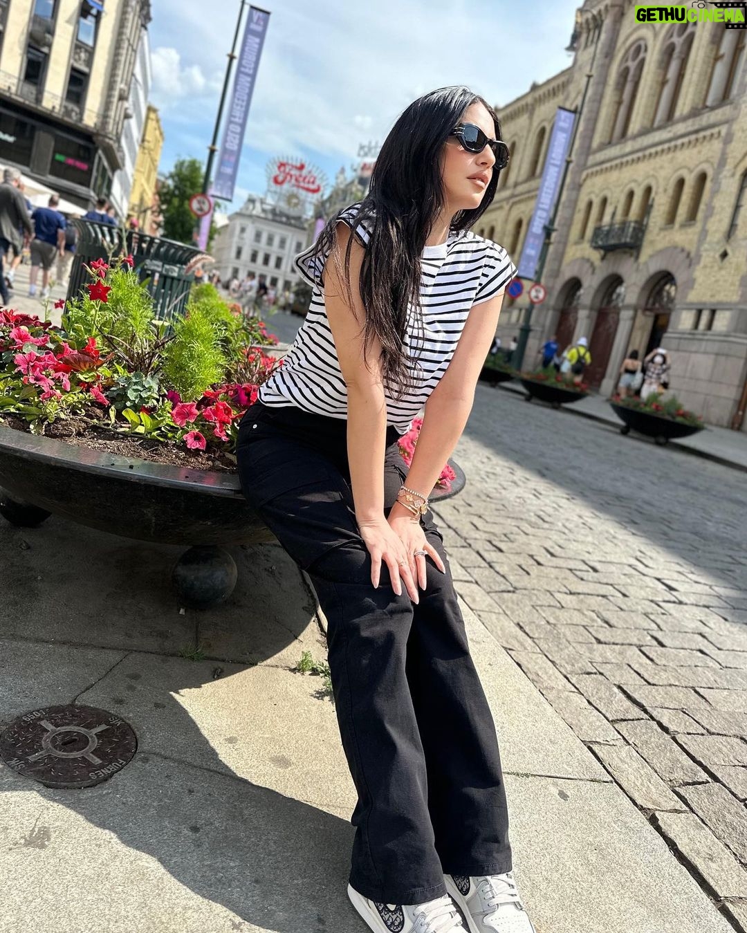 Dorra Instagram - It’s the summer☀️ in the beautiful Oslo 🌹 #Norway #justme #simplestyle Oslo, Norway