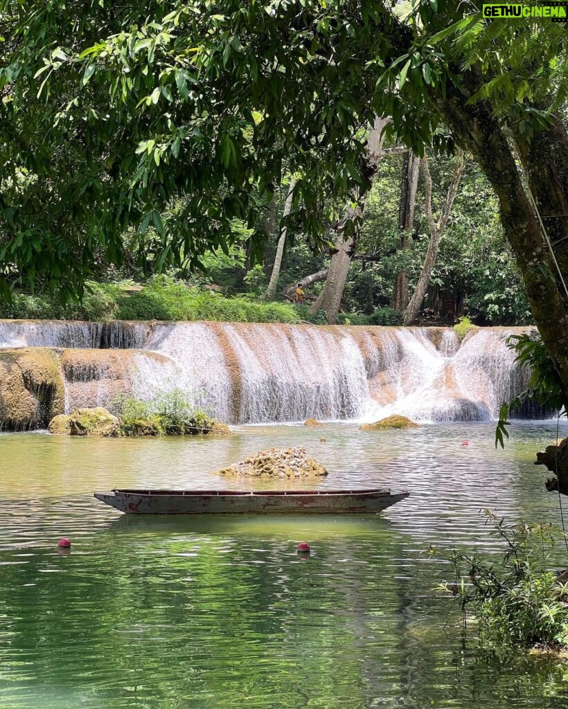 Dorra Instagram - Nature is not a place to visit, It is home. #PradaGalleria #DorraZarrouk @prada #totallook Thailand